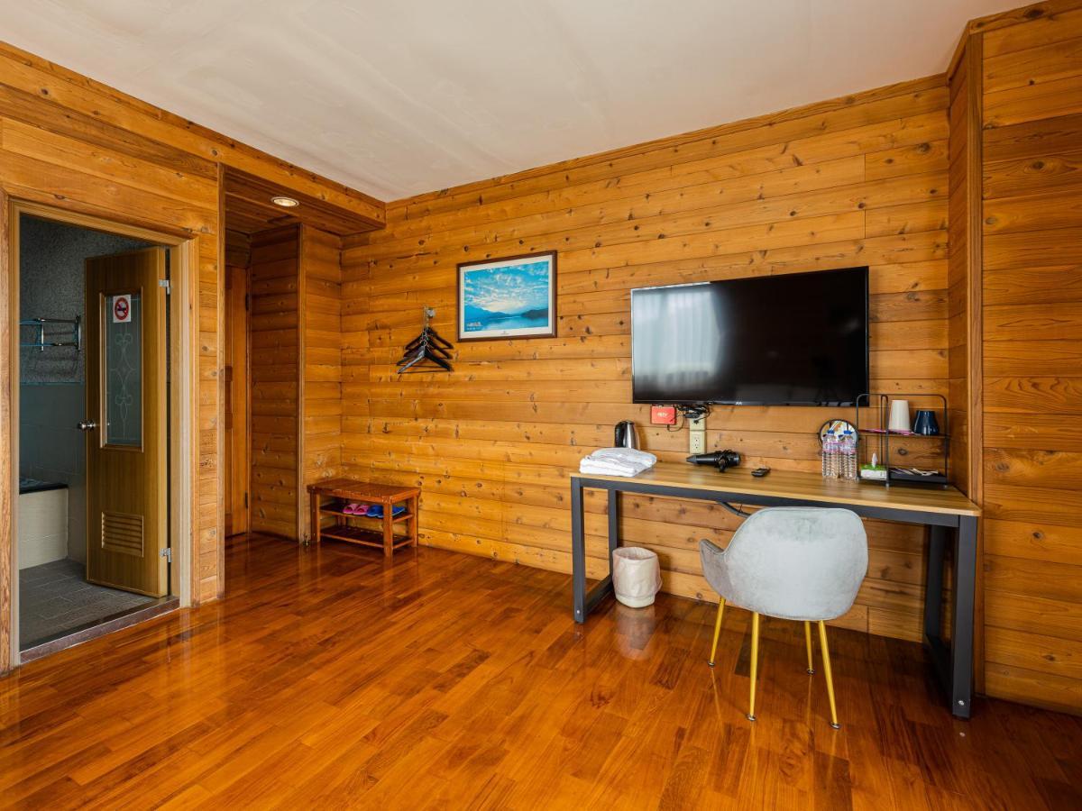 Bishui Shanju Lakeside B&B Yuchi Ngoại thất bức ảnh